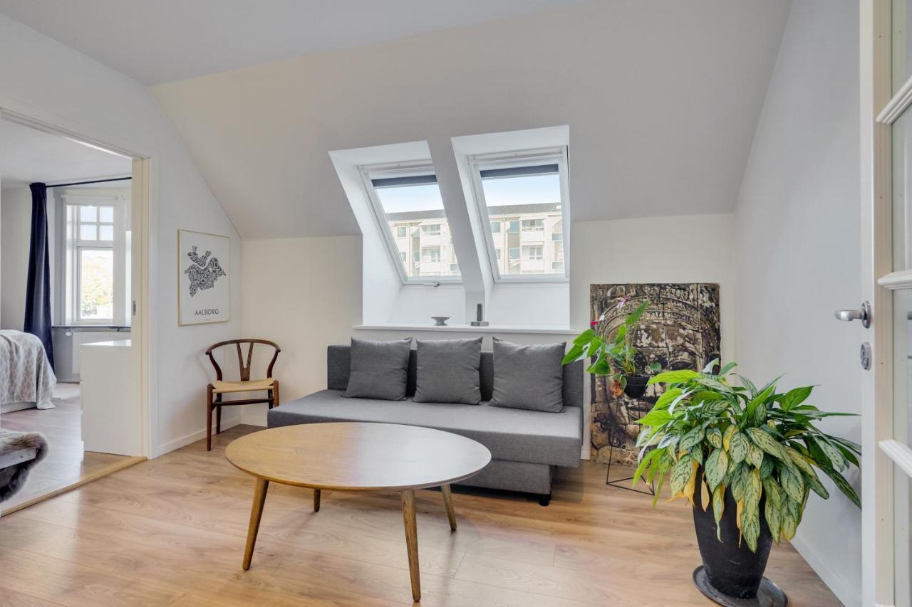 Bath Tub Penthouse In The City Aalborg Extérieur photo